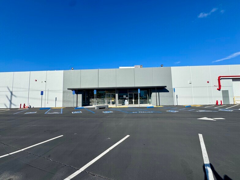 Primary Photo Of 1917-1921 E Mariposa Ave, El Segundo Warehouse For Lease