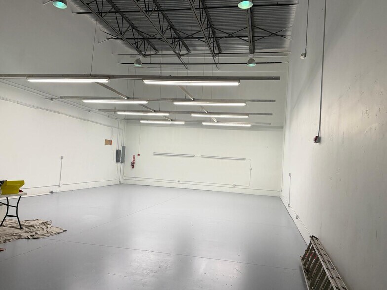 More Photos Of 3801-3899 SW 30th Ave, Fort Lauderdale Warehouse For Lease