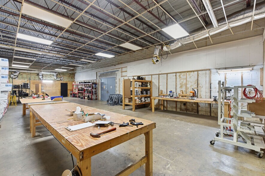 More Photos Of 1111-1115 Donelson Ave, Old Hickory Showroom For Lease