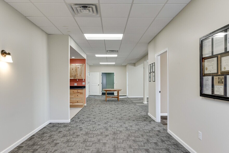 More Photos Of 250 Broad St, Greenwood Showroom For Sale