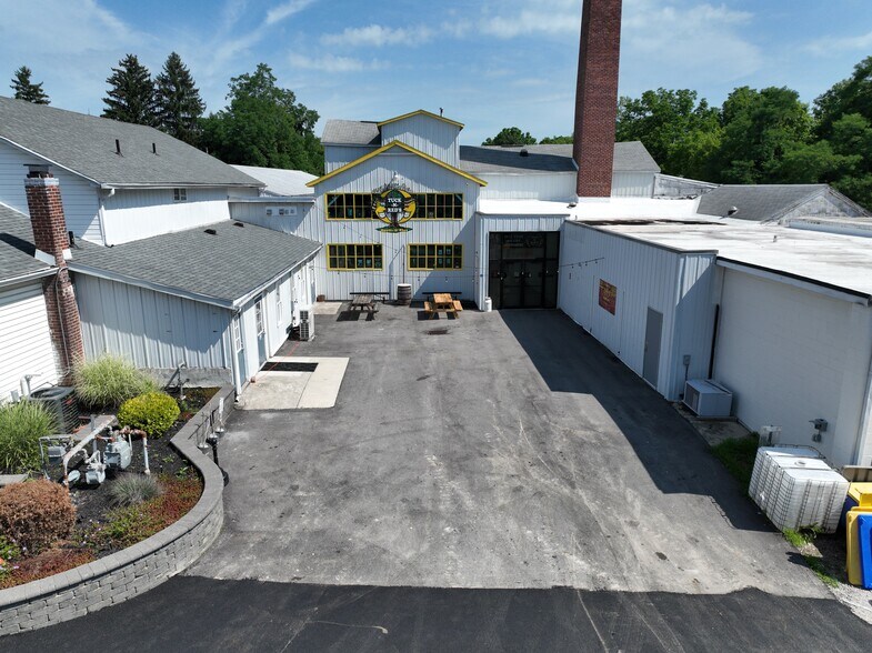 More Photos Of 305 N Walnut St, Yellow Springs Warehouse For Sale