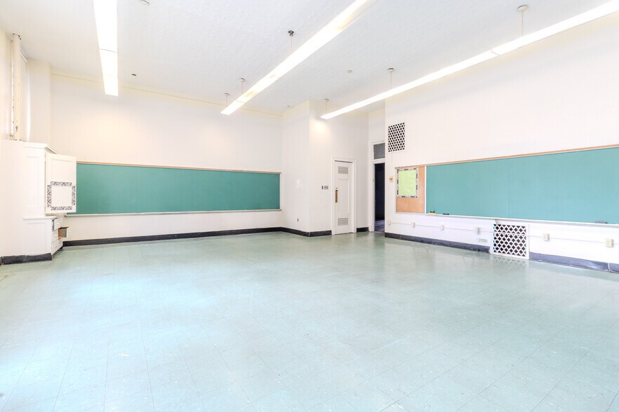 More Photos Of 747 Wallace Ave, Pittsburgh Land For Sale