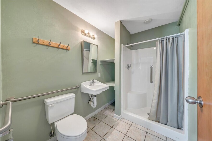 More Photos Of 10535 Lee Hwy, Fincastle Assisted Living For Sale
