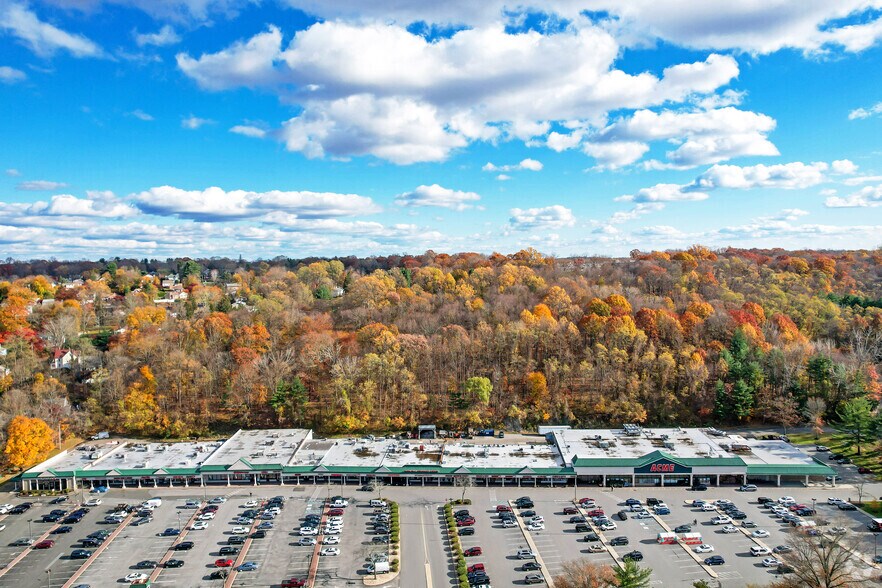 More Photos Of 610-666 Columbus Ave, Thornwood Storefront For Lease