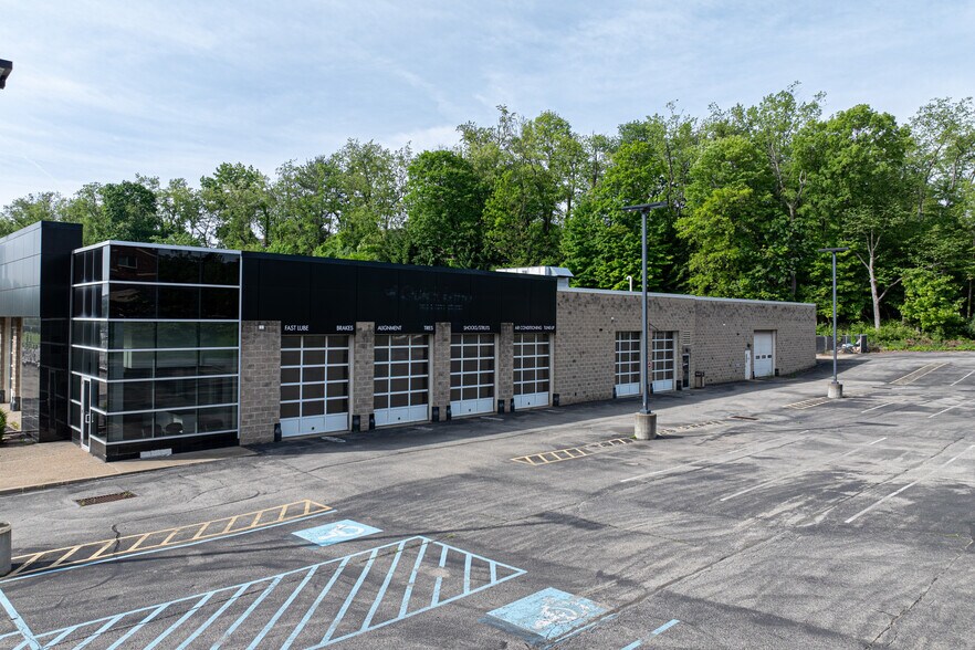 More Photos Of 4800 Clairton Blvd, Pittsburgh Auto Dealership For Lease