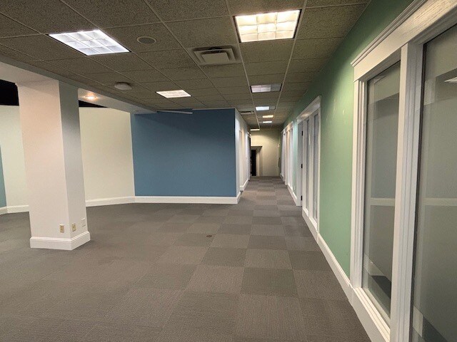 More Photos Of 201 N Clinton Ave, Saint Johns Storefront For Lease