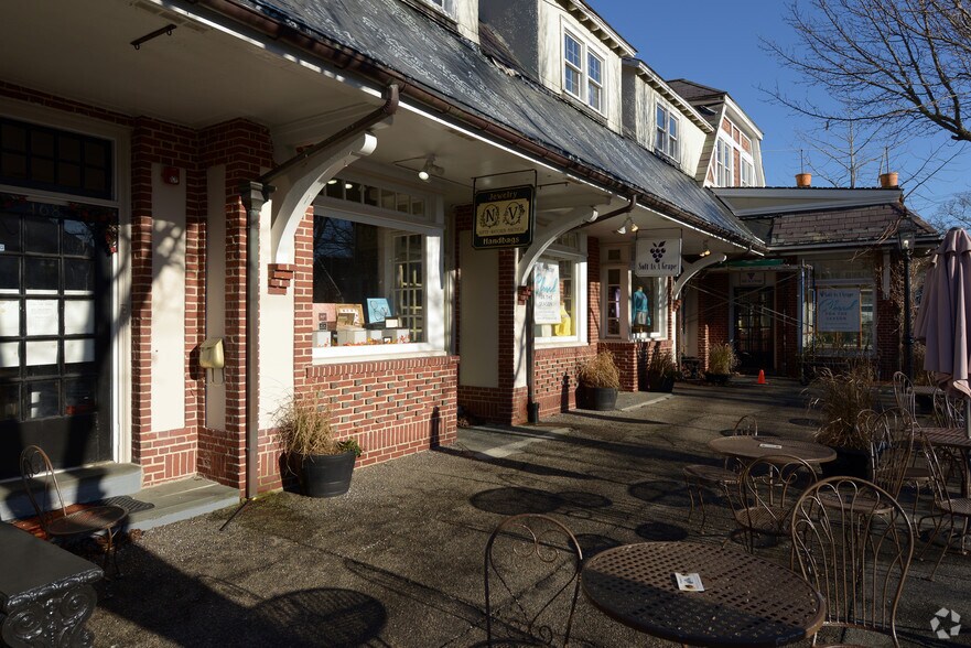 More Photos Of 470 Main St, Chatham Storefront Retail Residential For Lease