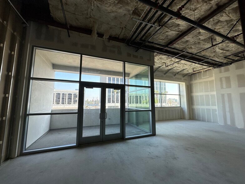 More Photos Of 4625-4635 Admiralty Way, Marina Del Rey Unknown For Lease