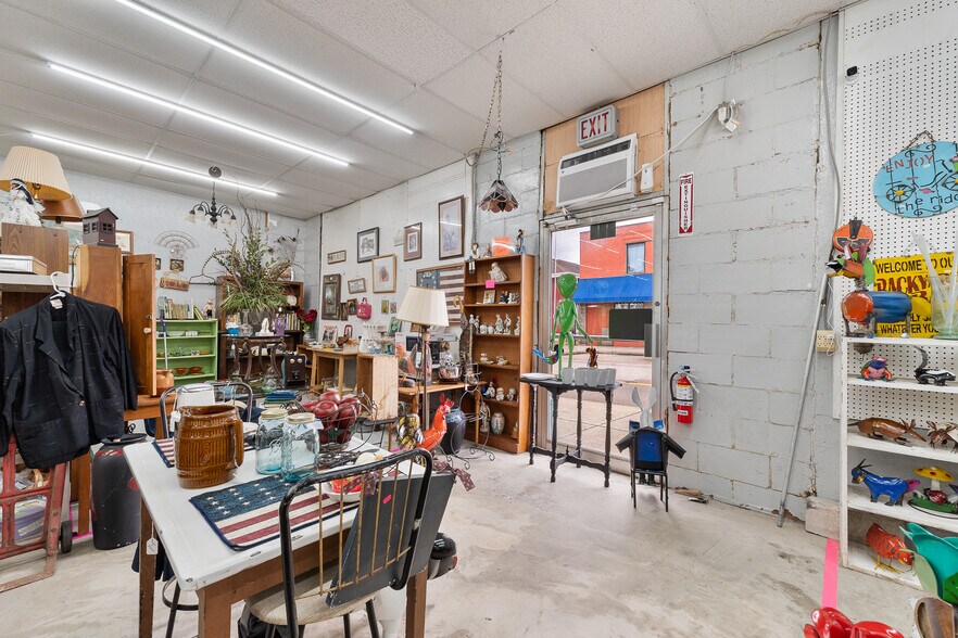 More Photos Of 727-735 14th St W, Huntington Storefront For Sale