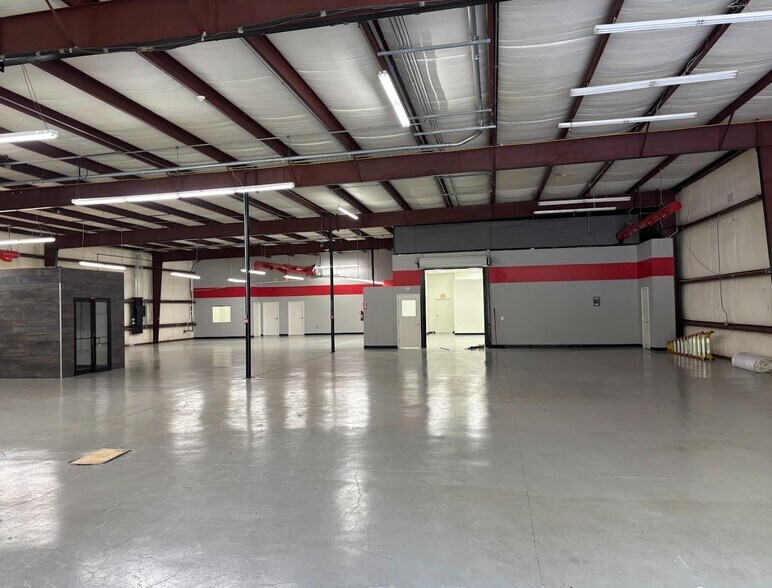 More Photos Of 3565 Centre Cir, Fort Mill Light Distribution For Lease