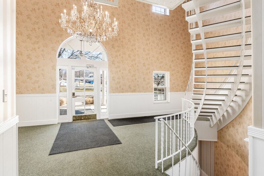 More Photos Of 6649 N High St, Worthington Medical For Sale