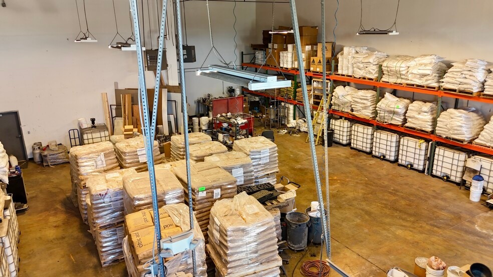 More Photos Of 190 N Cutler Dr, North Salt Lake Warehouse For Lease