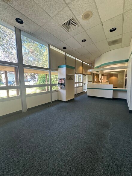 More Photos Of 995 State St, Albany Office For Sale