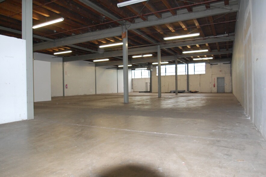 More Photos Of 700 Grand Ave, Ridgefield Warehouse For Lease