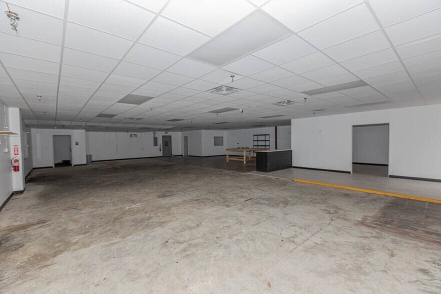 More Photos Of 1800 Dabney Dr, Pasadena Office Residential For Lease