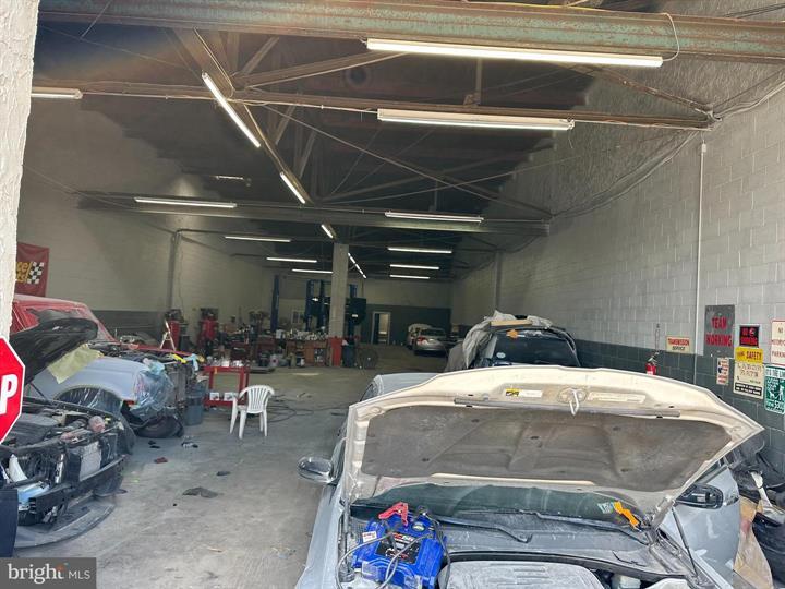 More Photos Of 2929-69 B St, Philadelphia Warehouse For Sale