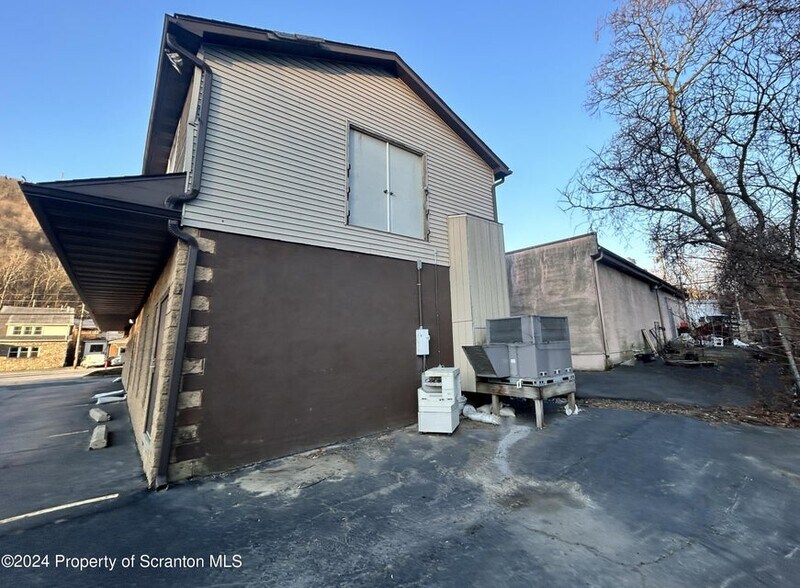 More Photos Of 322 Northern Blvd, South Abington Freestanding For Sale