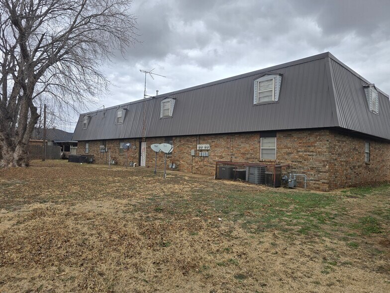 More Photos Of 415 Harmon Ave, Watonga Apartments For Sale