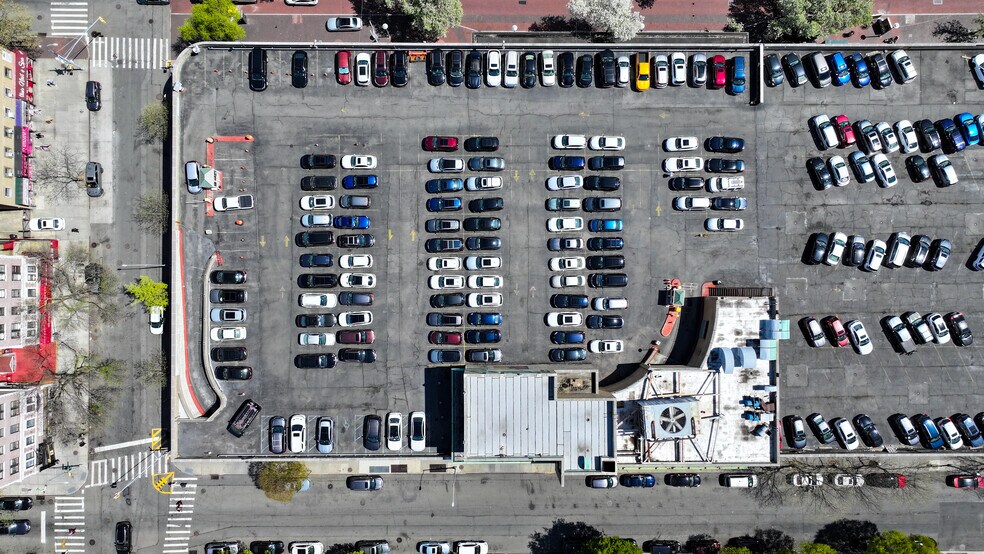 More Photos Of 89-02 165th St, Jamaica General Retail For Sale