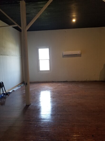 More Photos Of 114 N Church St, Waverly Loft Creative Space For Lease