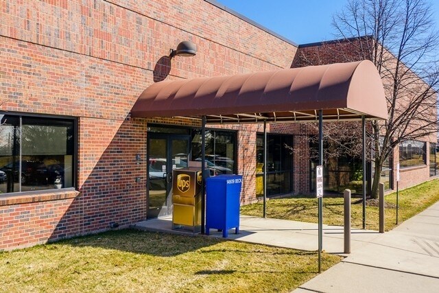 More Photos Of 14909 N Beck Rd, Plymouth Office For Sale