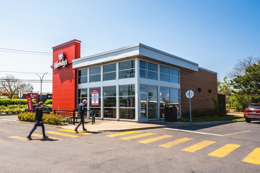 More Photos Of 2953 Boul Saint-Charles, Kirkland Unknown For Lease