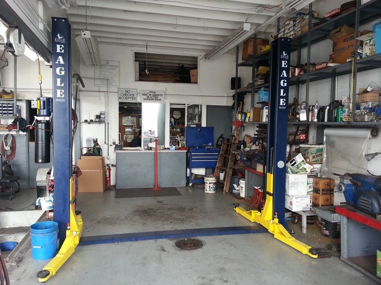 More Photos Of 16422 S Orchard Ave, Gardena Auto Repair For Sale