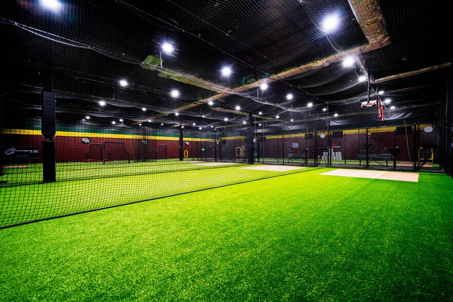 More Photos Of 3520 McCann Rd, Longview Department Store For Lease