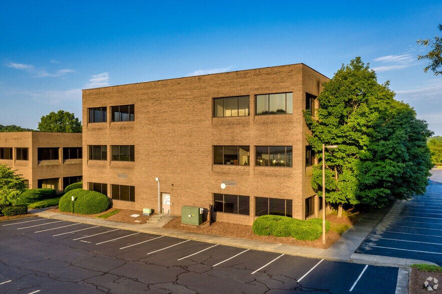 More Photos Of 4025 University Pky, Winston-Salem Unknown For Lease