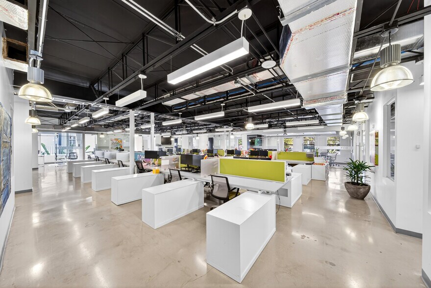 More Photos Of 7630 Biscayne Blvd, Miami Office For Lease