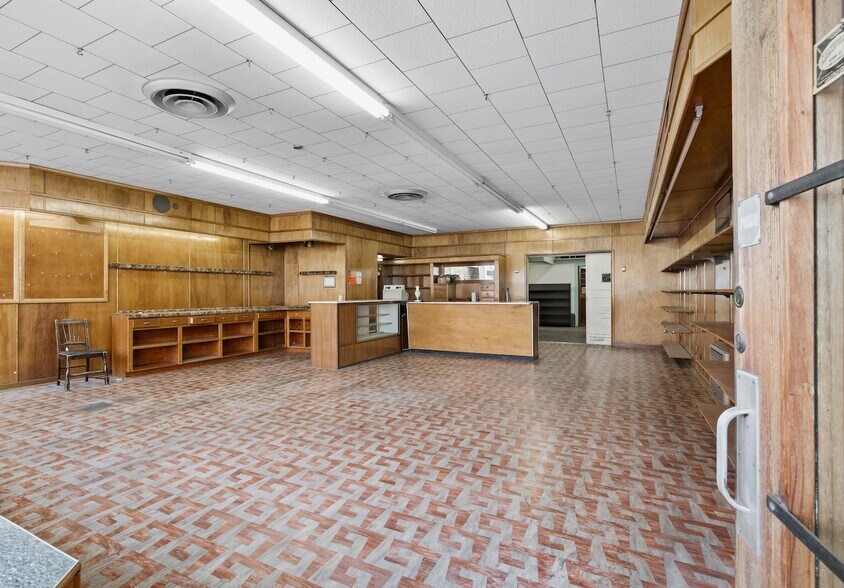 More Photos Of 313 N Main St, Ellensburg General Retail For Sale