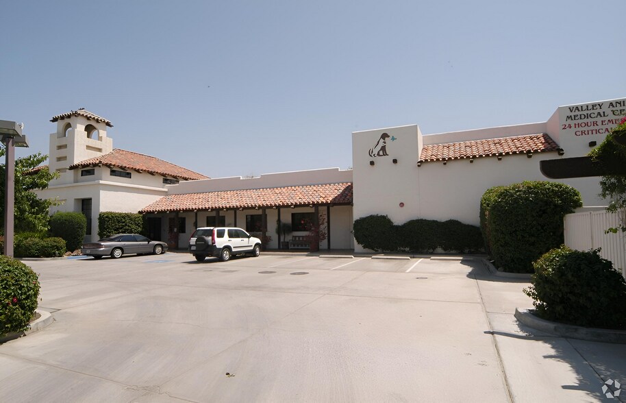 More Photos Of 46920 Jefferson St, Indio Storefront Retail Office For Sale