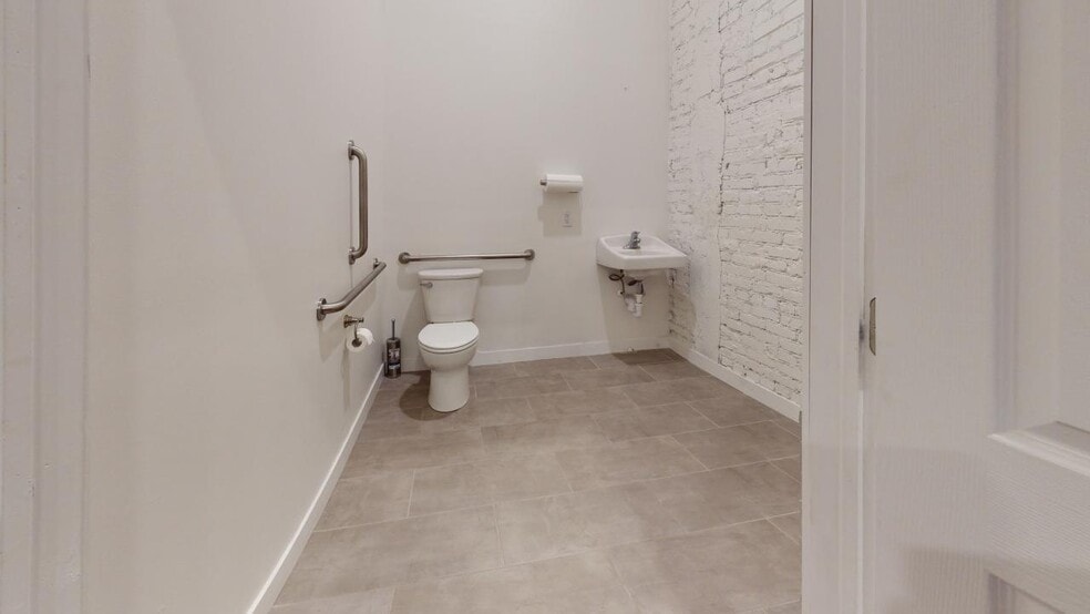 More Photos Of 112 W 2nd St, Grand Island Light Distribution For Lease