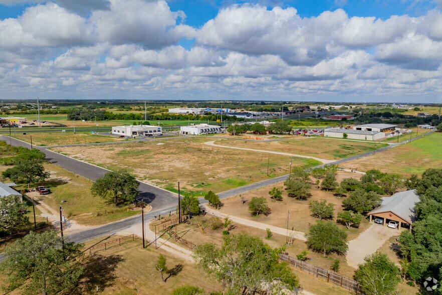 More Photos Of 208 Live Oak Way, Floresville Land For Sale