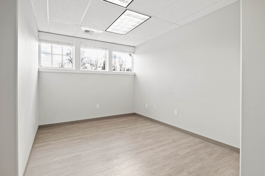 More Photos Of 350 Miller St SE, Salem Office For Sale