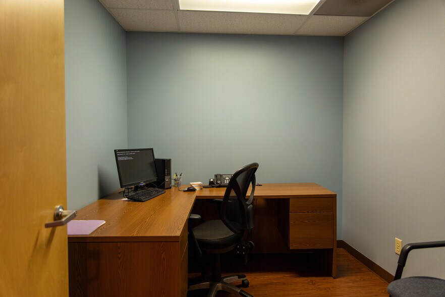 More Photos Of 5017-5021 Leavenworth St, Omaha Loft Creative Space For Lease