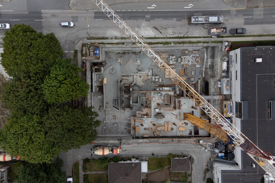 More Photos Of 2453 Renfrew St, Vancouver Apartments For Lease