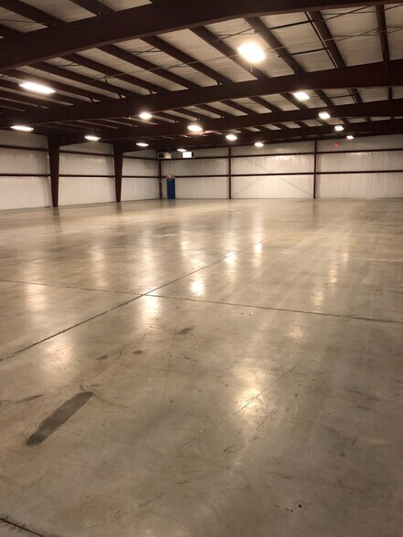 More Photos Of 3200 N Main St, Oshkosh Warehouse For Lease