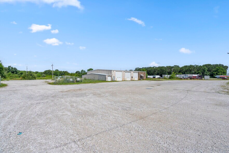More Photos Of 825 MO-59, Carthage Industrial For Lease