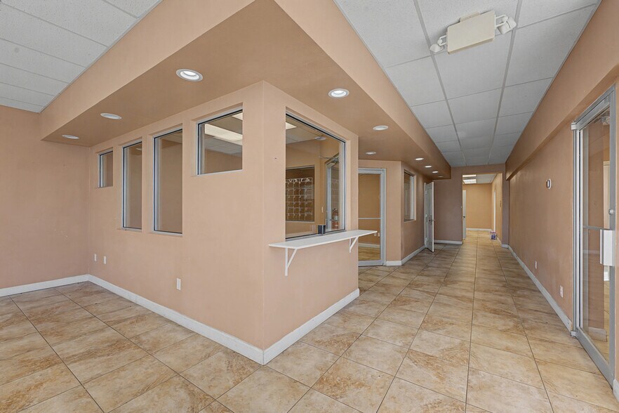 More Photos Of 2242 N College Ave, Fayetteville Convenience Store For Lease
