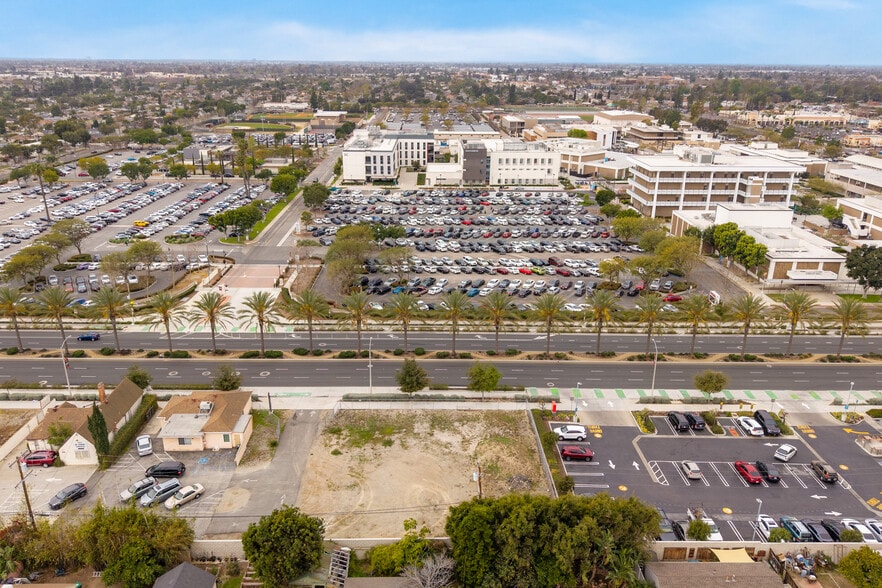 More Photos Of 1417 N Bristol St, Santa Ana Land For Lease