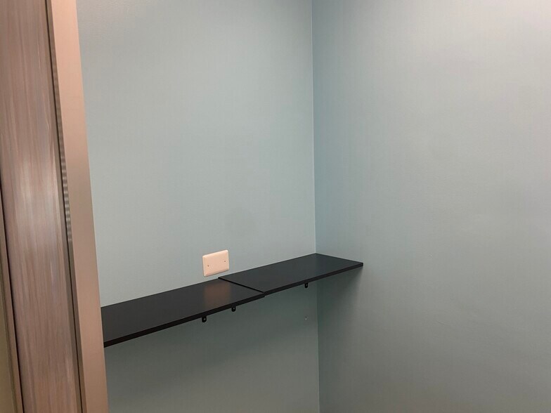 More Photos Of 1830 Town Center Dr, Reston Medical For Sale