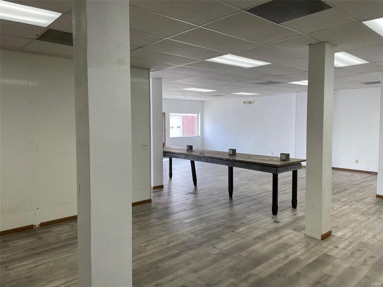 More Photos Of 105 S Jefferson St, Millstadt Storefront For Sale