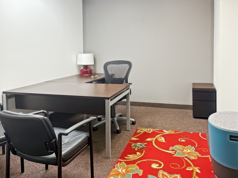 More Photos Of 4651 Salisbury Rd, Jacksonville Coworking Space