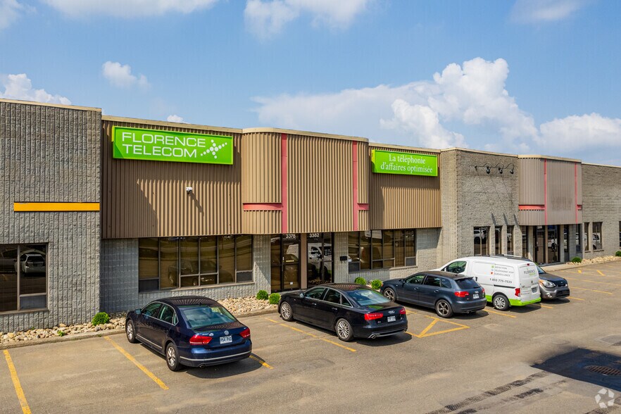 More Photos Of 3370-3418 Boul Industriel, Laval Light Distribution For Lease