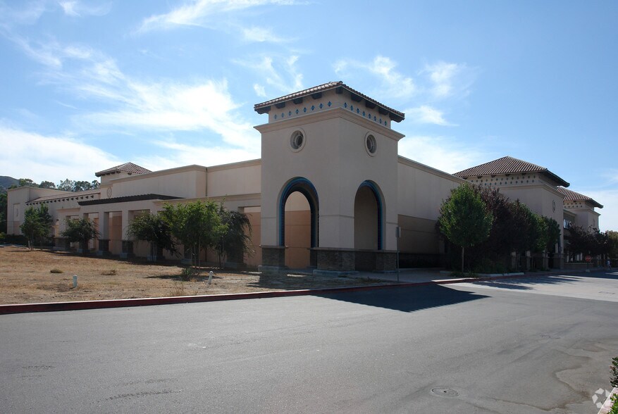 More Photos Of SW Newbury Road & Kelly Rd, Thousand Oaks Unknown For Lease
