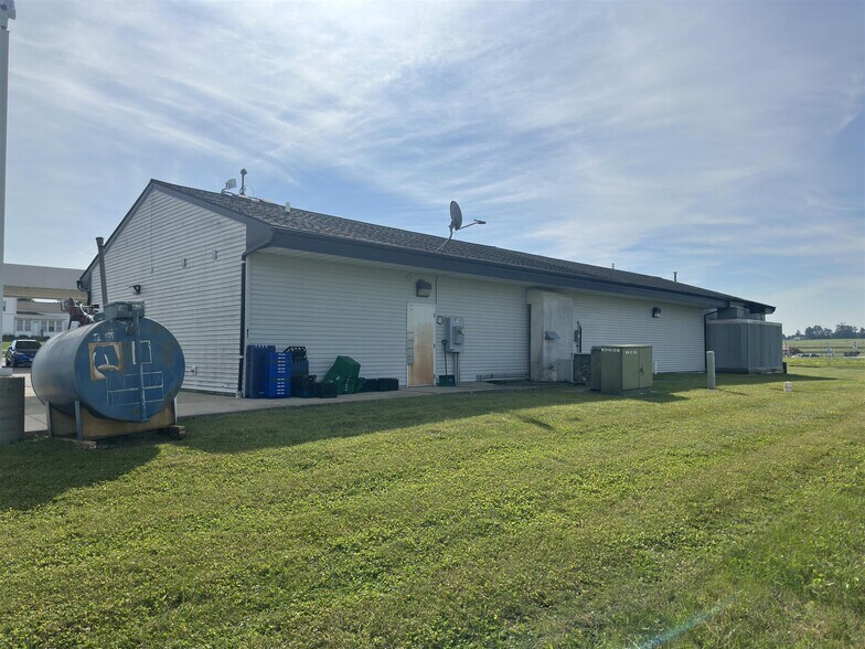 More Photos Of 12180 Center Rd, Durand Service Station For Sale