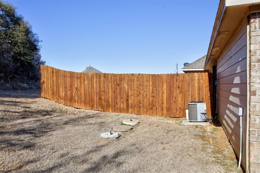 More Photos Of 141 Lindas Creek Ln, Weatherford Multifamily For Sale