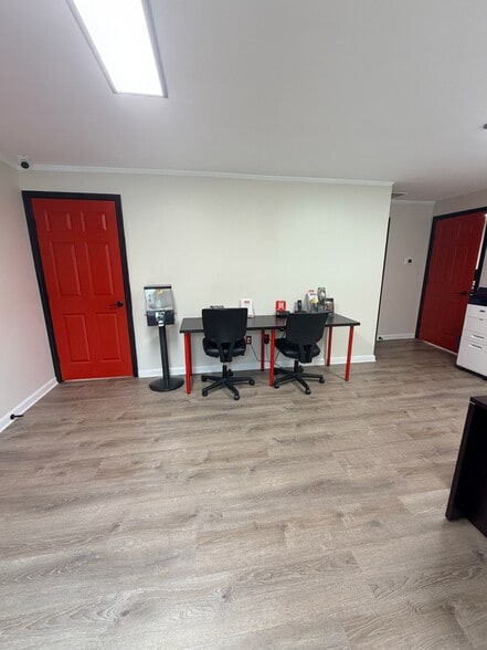 More Photos Of 1052 Powder Springs Rd SW, Marietta Office Residential For Lease