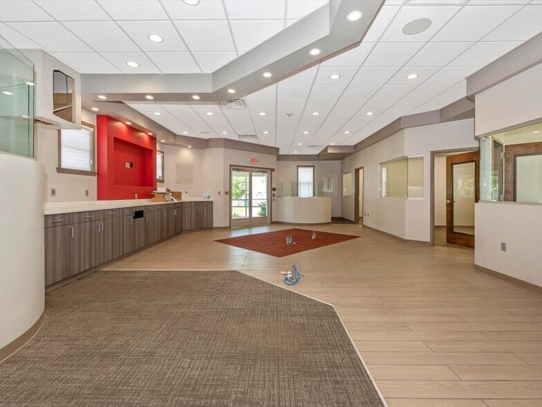 More Photos Of 100 S Main St, Smithsburg Bank For Sale